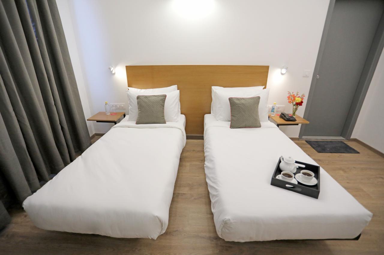 Oyo Townhouse 027 Sector 15 Gurgaon Hotel Luaran gambar