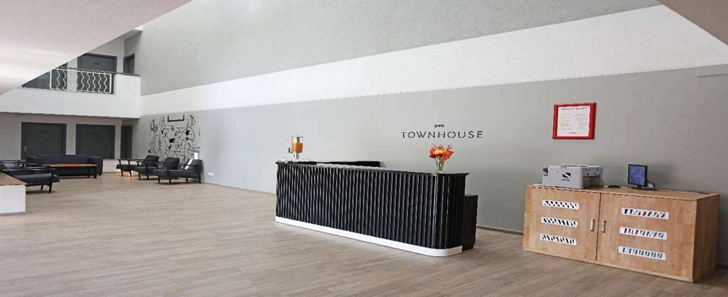 Oyo Townhouse 027 Sector 15 Gurgaon Hotel Kemudahan gambar