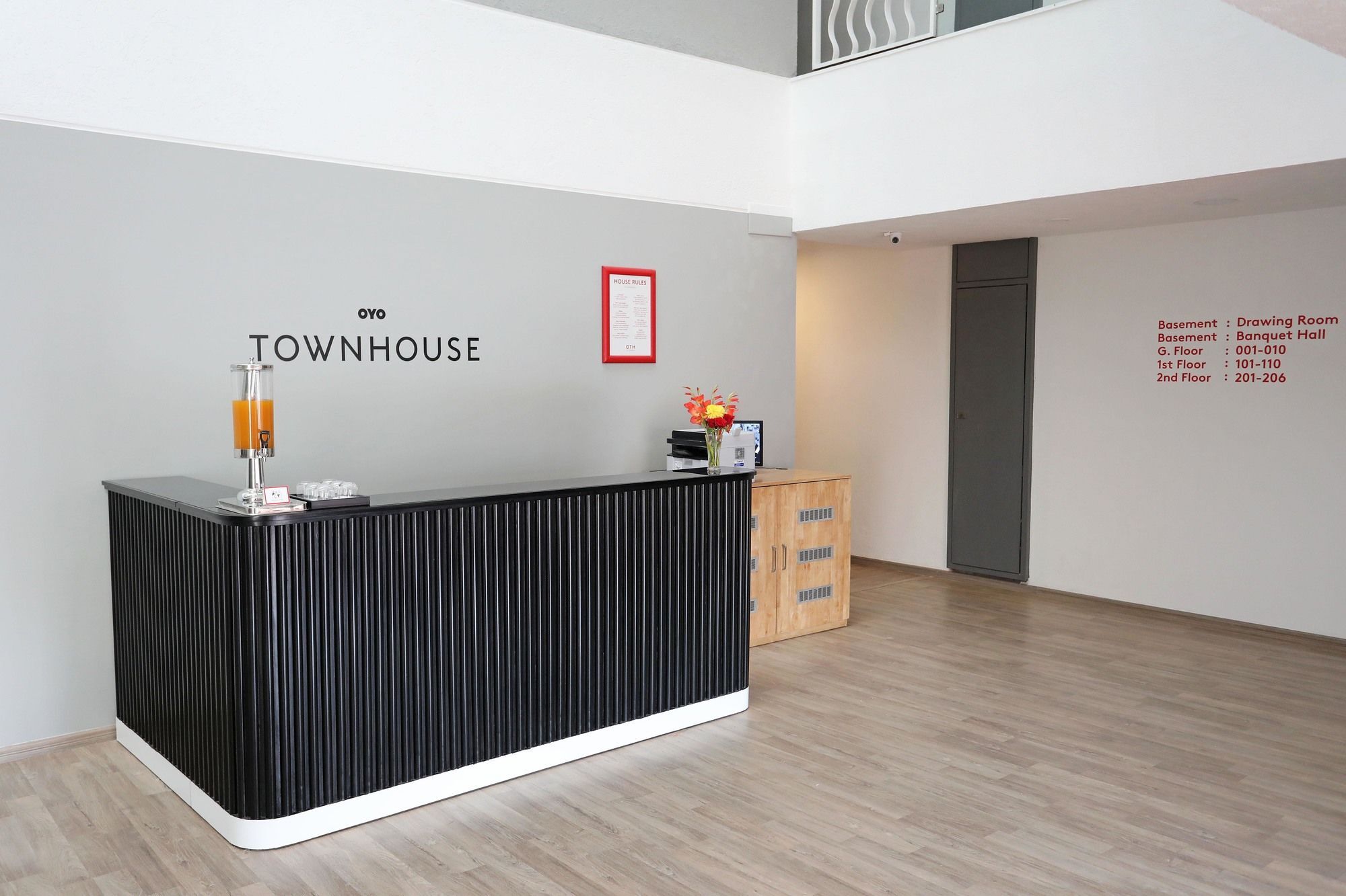 Oyo Townhouse 027 Sector 15 Gurgaon Hotel Luaran gambar